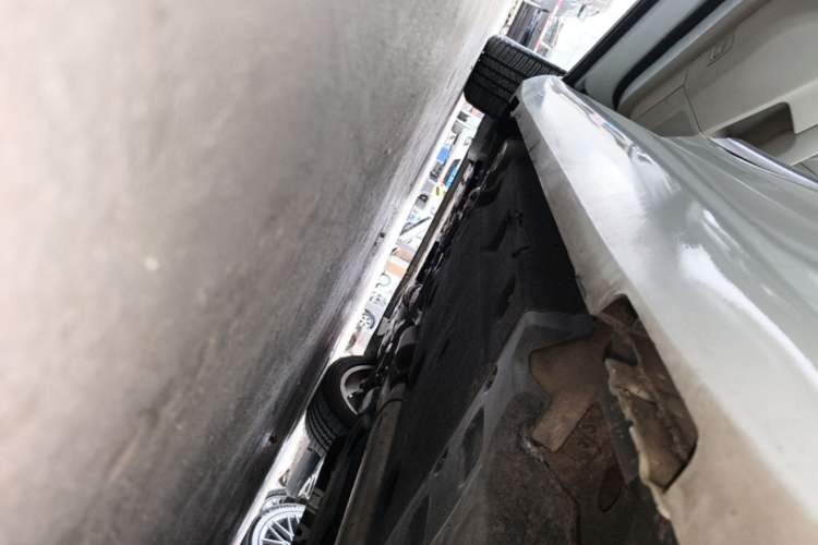 Used Cadillac XTS 2015 28T Comfort Model Left Side Sill