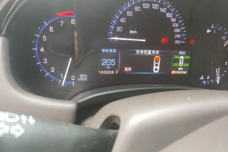 Used Cadillac XTS 2015 28T Comfort Model Odometer Close Up