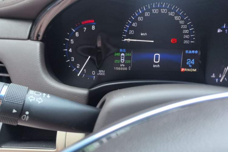 Used Cadillac XTS 2015 28T Comfort Model Odometer Close Up