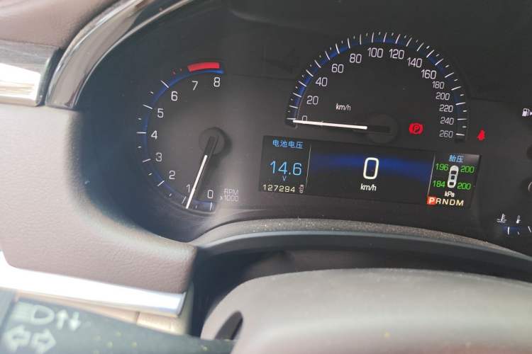 Used Cadillac XTS 2015 28T Comfort Model Odometer Close Up
