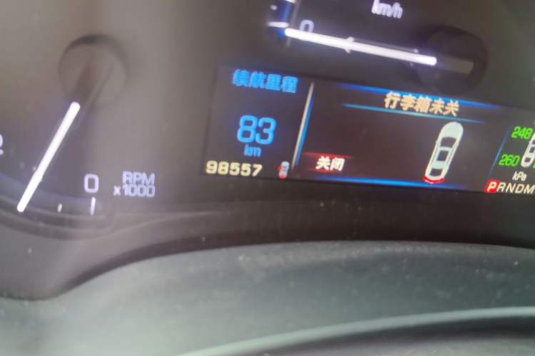 Used Cadillac XTS 2015 28T Comfort Model Odometer Close Up