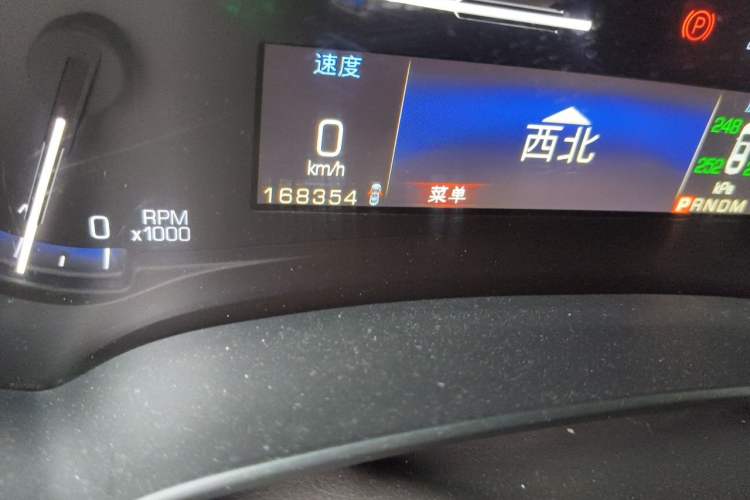Used Cadillac XTS 2015 28T Elite Model Odometer Close Up