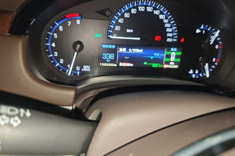 Used Cadillac XTS 2015 28T Luxury Model Odometer Close Up