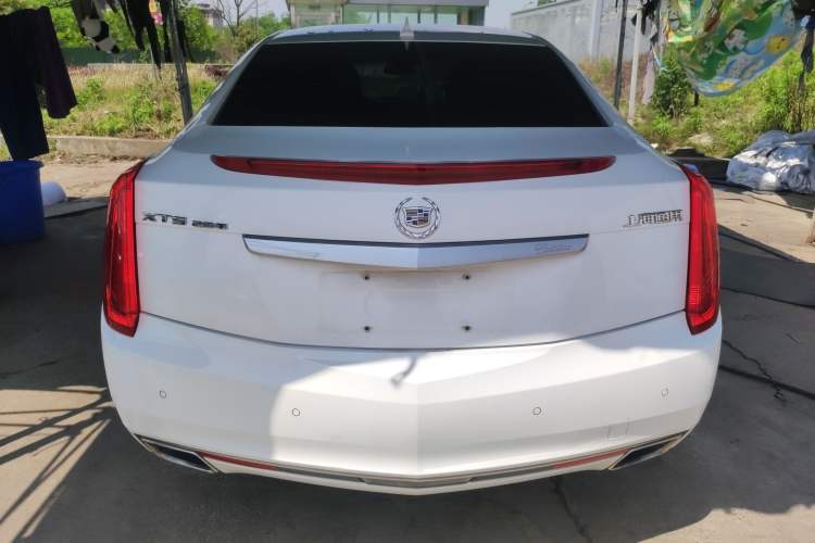 Used Cadillac XTS 2015 28T Comfort Model Rear