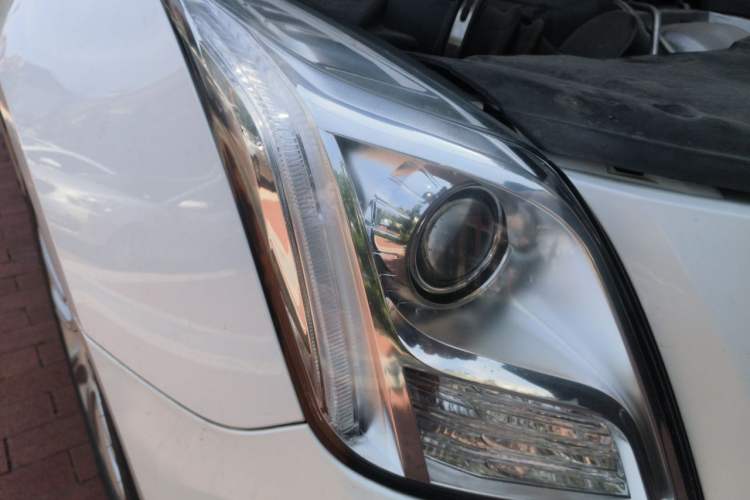Used Cadillac XTS 2015 28T Elite Model Right Front Headlight