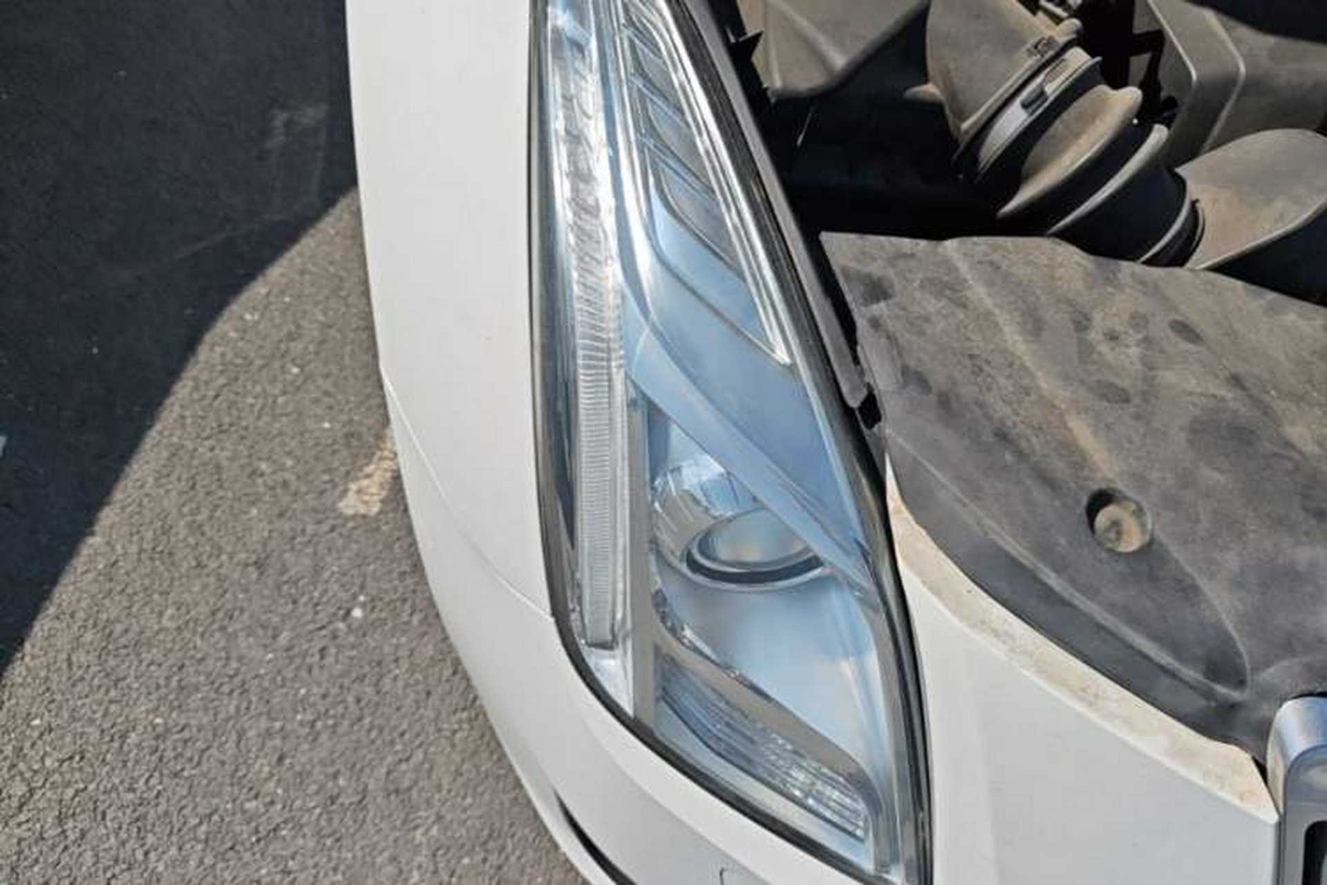Used Cadillac XTS 2015 28T Comfort Model Right Front Headlight