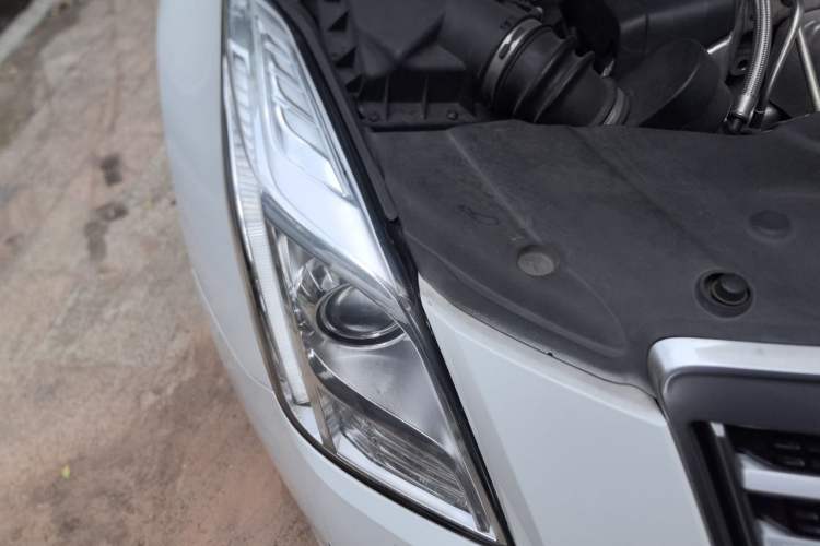 Used Cadillac XTS 2015 28T Comfort Model Right Front Headlight