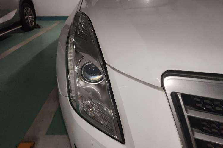 Used Cadillac XTS 2015 28T Comfort Model Right Front Headlight
