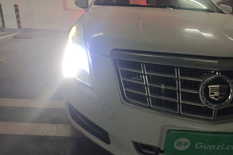 Used Cadillac XTS 2015 28T Comfort Model Right Front Headlight