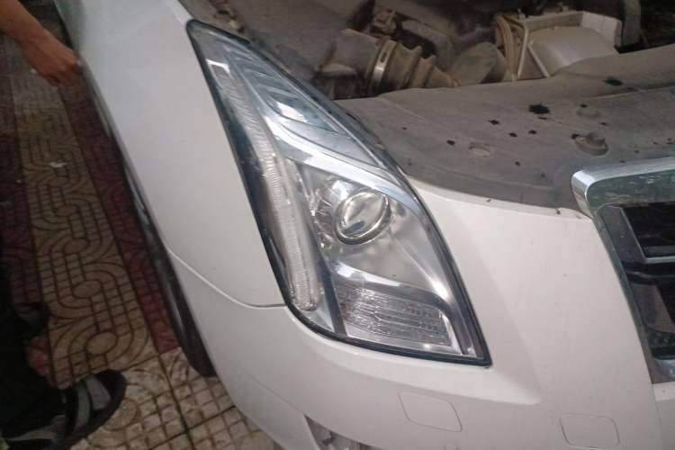 Used Cadillac XTS 2015 28T Luxury Model Right Front Headlight