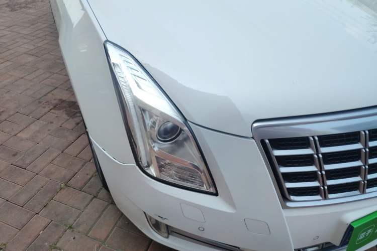 Used Cadillac XTS 2015 28T Luxury Model Right Front Headlight