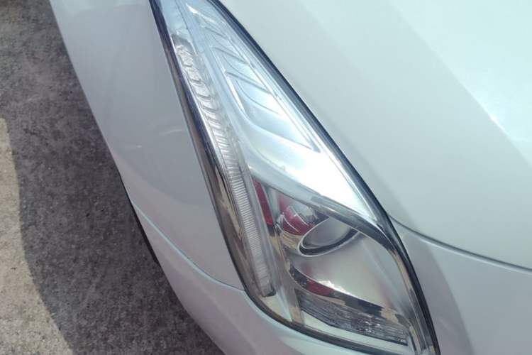 Used Cadillac XTS 2015 28T Comfort Model Right Front Headlight