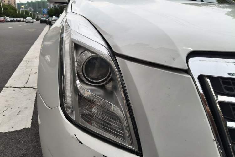 Used Cadillac XTS 2015 28T Elite Model Right Front Headlight