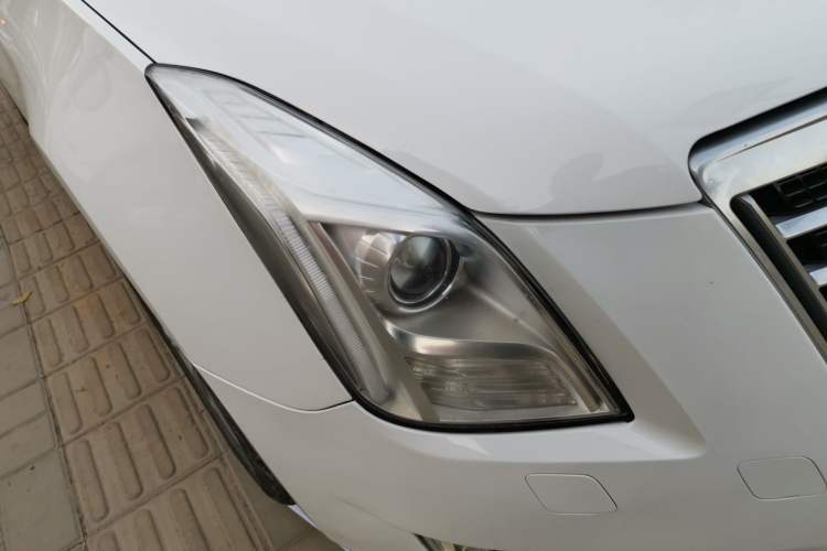 Used Cadillac XTS 2015 28T Comfort Model Right Front Headlight