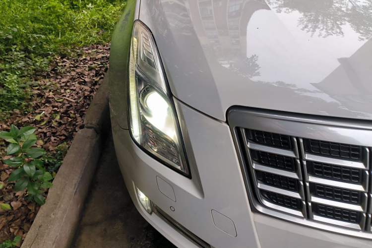 Used Cadillac XTS 2015 28T Elite Model Right Front Headlight