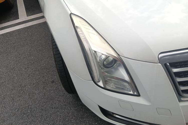 Used Cadillac XTS 2015 28T Comfort Model Right Front Headlight