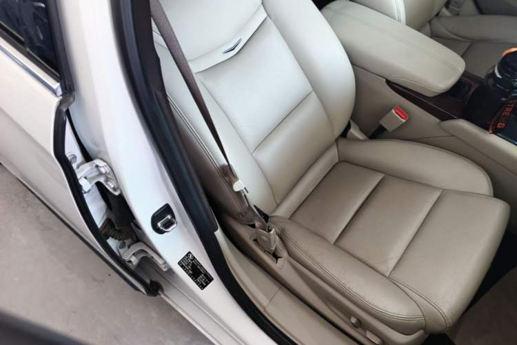 Used Cadillac XTS 2015 28T Comfort Model Right Front Seat