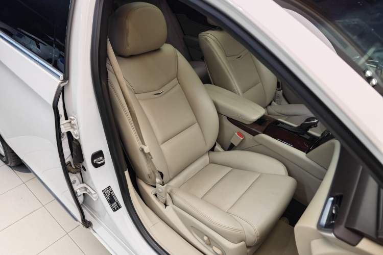 Used Cadillac XTS 2015 28T Comfort Model Right Front Seat