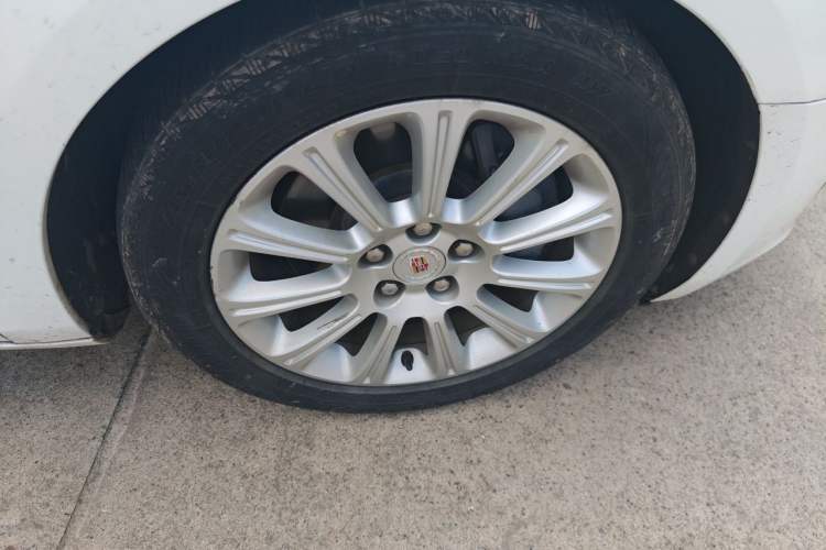 Used Cadillac XTS 2015 28T Comfort Model Right Front Wheel Hub