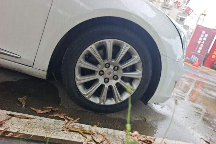 Used Cadillac XTS 2015 28T Elite Model Right Front Wheel Hub