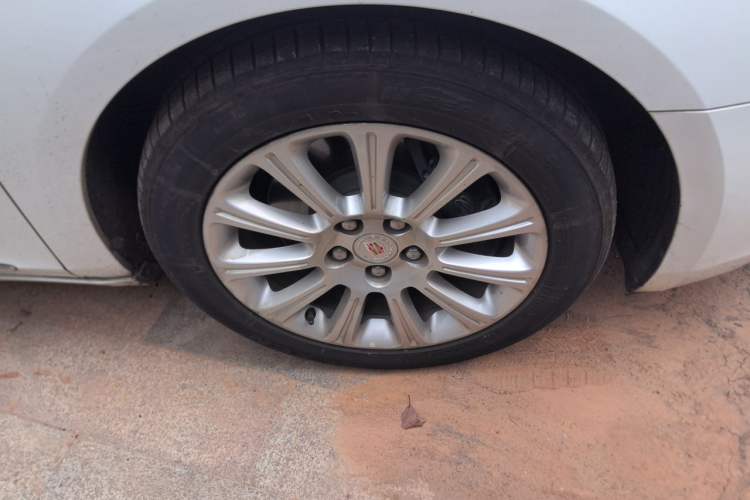Used Cadillac XTS 2015 28T Comfort Model Right Front Wheel Hub