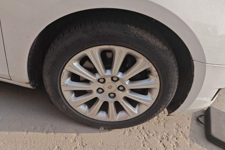 Used Cadillac XTS 2015 28T Comfort Model Right Front Wheel Hub