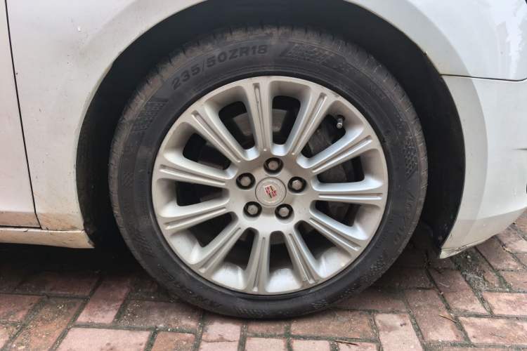 Used Cadillac XTS 2015 28T Comfort Model Right Front Wheel Hub