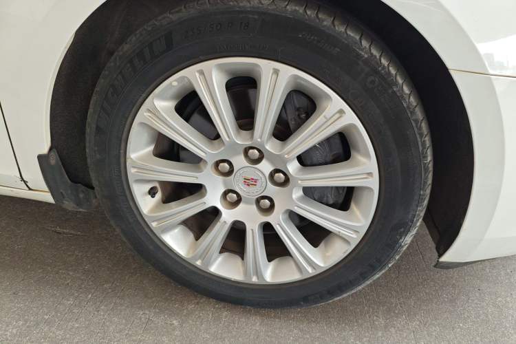 Used Cadillac XTS 2015 28T Elite Model Right Front Wheel Hub