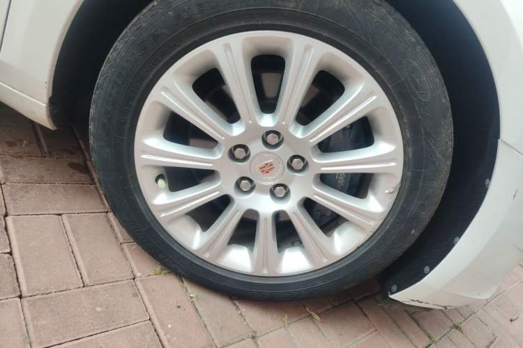 Used Cadillac XTS 2015 28T Luxury Model Right Front Wheel Hub