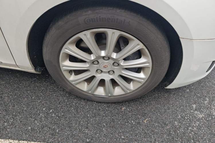 Used Cadillac XTS 2015 28T Comfort Model Right Front Wheel Hub