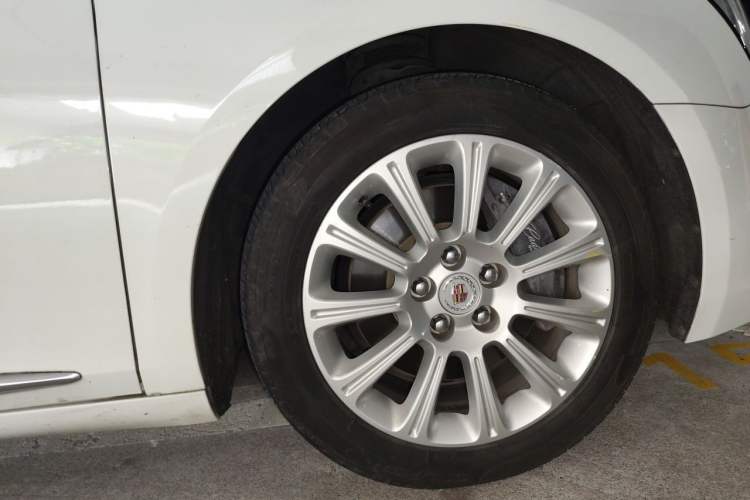 Used Cadillac XTS 2015 28T Comfort Model Right Front Wheel Hub