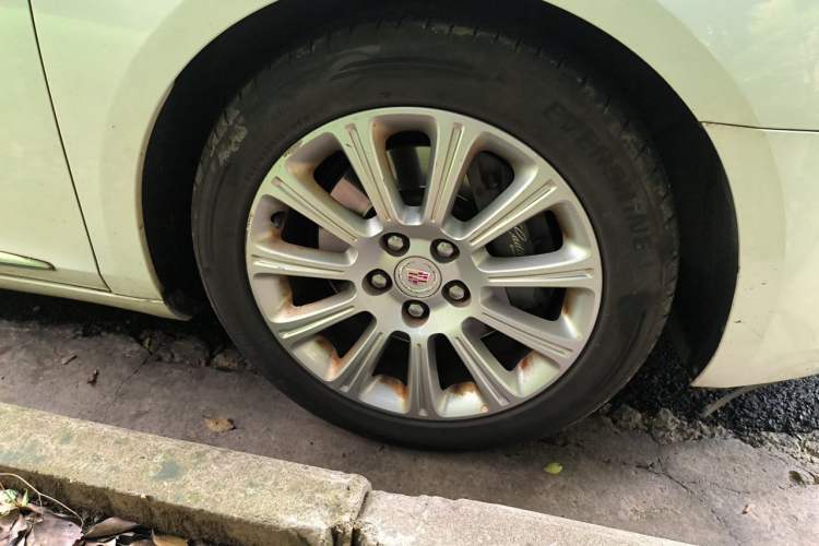 Used Cadillac XTS 2015 28T Elite Model Right Front Wheel Hub