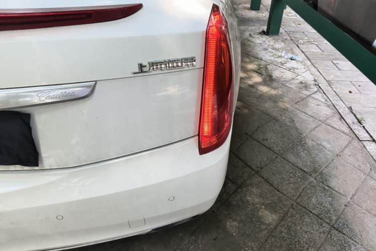 Used Cadillac XTS 2015 28T Comfort Model Right Rear Taillight