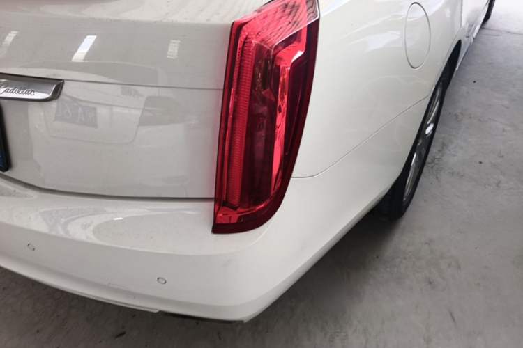 Used Cadillac XTS 2015 28T Comfort Model Right Rear Taillight