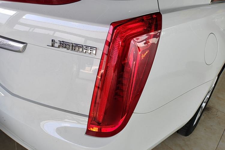 Used Cadillac XTS 2015 28T Luxury Model Right Rear Taillight