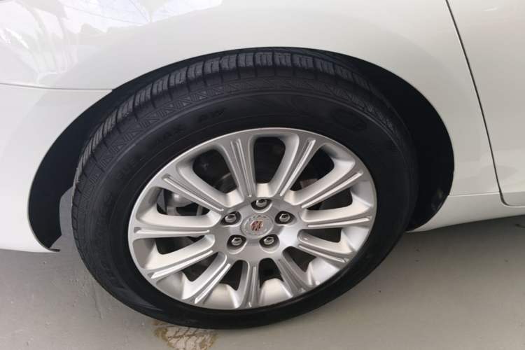 Used Cadillac XTS 2015 28T Comfort Model Right Rear Wheel Hub