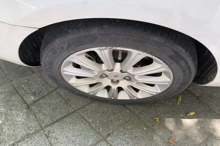 Used Cadillac XTS 2015 28T Comfort Model Right Rear Wheel Hub