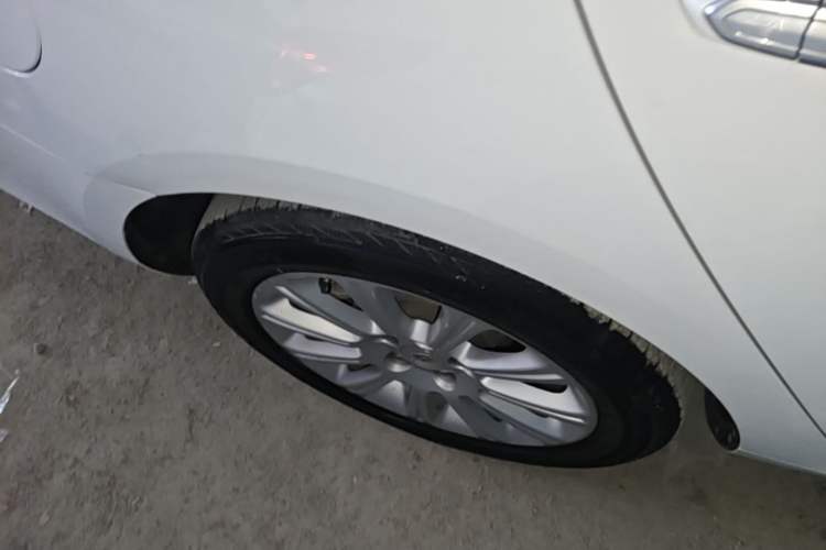 Used Cadillac XTS 2015 28T Comfort Model Right Rear Wheel Hub