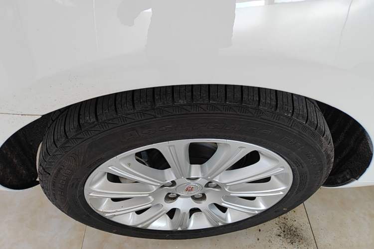 Used Cadillac XTS 2015 28T Luxury Model Right Rear Wheel Hub