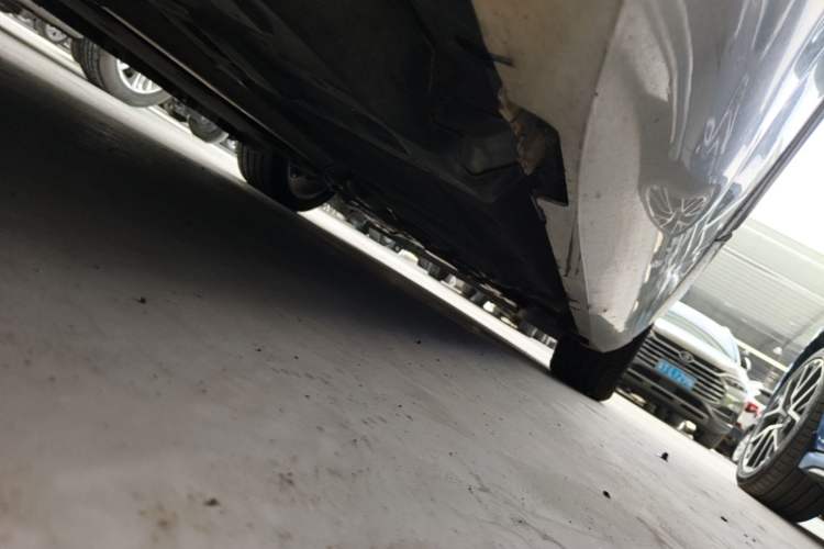 Used Cadillac XTS 2015 28T Comfort Model Right Side Sill