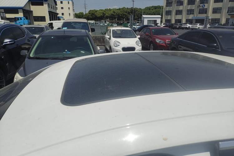 Used Cadillac XTS 2015 28T Comfort Model Roof