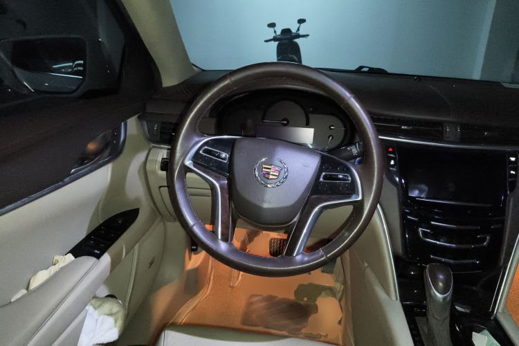 Used Cadillac XTS 2015 28T Comfort Model Steering Wheel