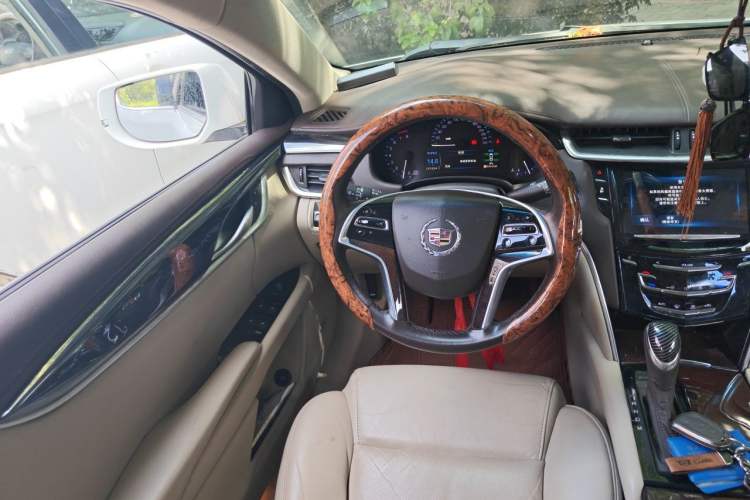 Used Cadillac XTS 2015 28T Comfort Model Steering Wheel
