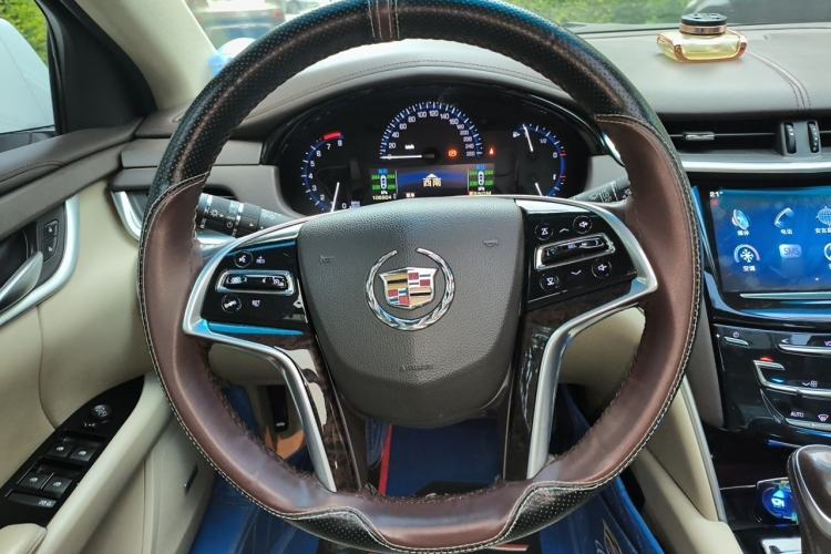 Used Cadillac XTS 2015 28T Comfort Model Steering Wheel