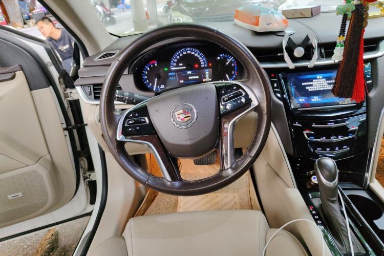 Used Cadillac XTS 2015 28T Comfort Model Steering Wheel
