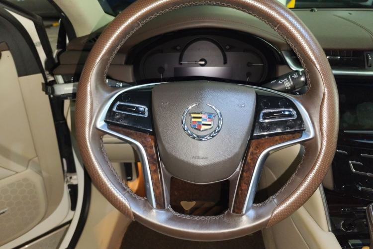 Used Cadillac XTS 2015 28T Comfort Model Steering Wheel