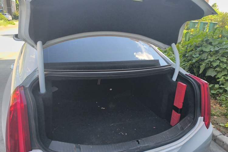 Used Cadillac XTS 2015 28T Comfort Model Trunk