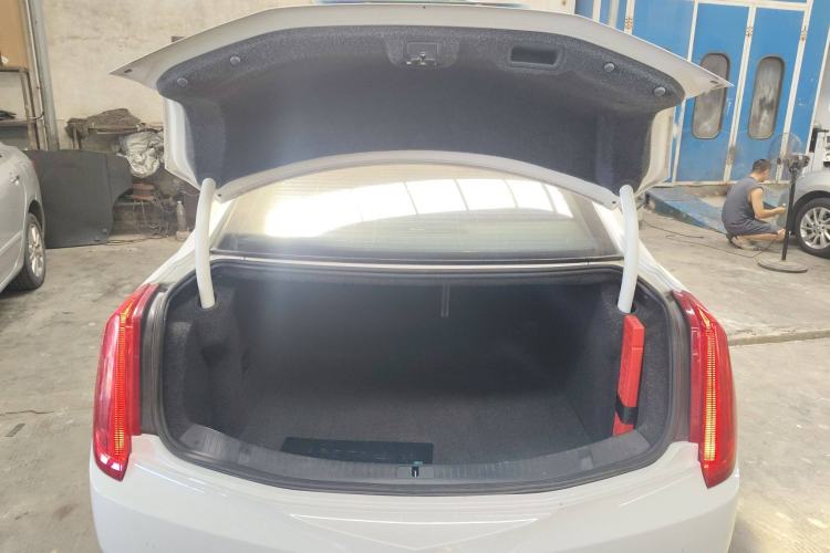 Used Cadillac XTS 2015 28T Comfort Model Trunk