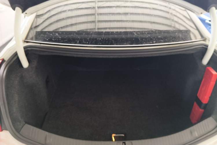Used Cadillac XTS 2015 28T Comfort Model Trunk