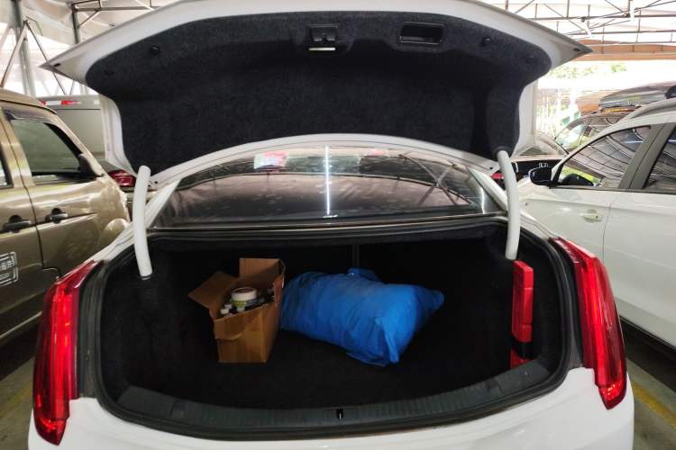 Used Cadillac XTS 2015 28T Comfort Model Trunk